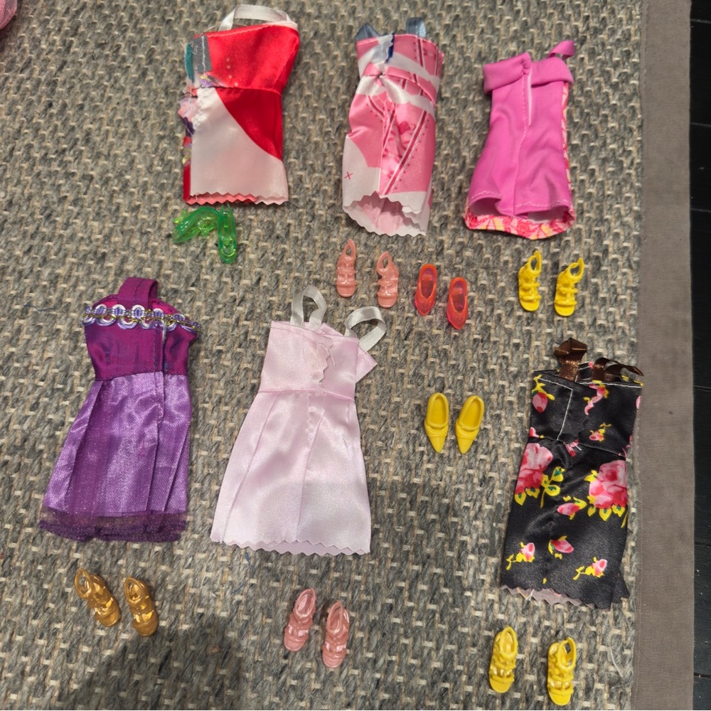 Barbie Fashion Doll Dress Set with Accessories - Multicolor